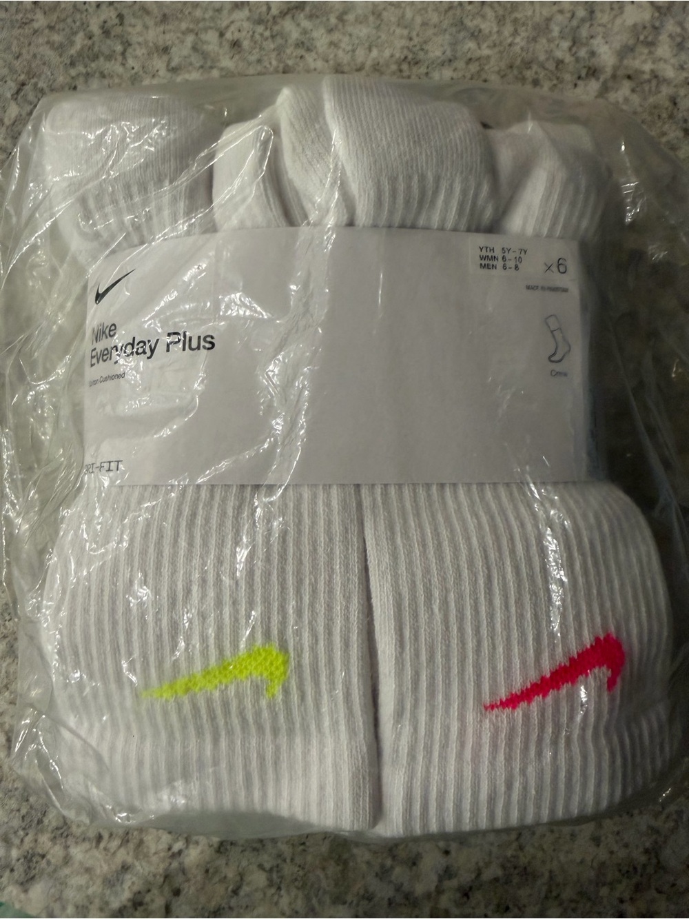 Nike crew Every day socks size medium